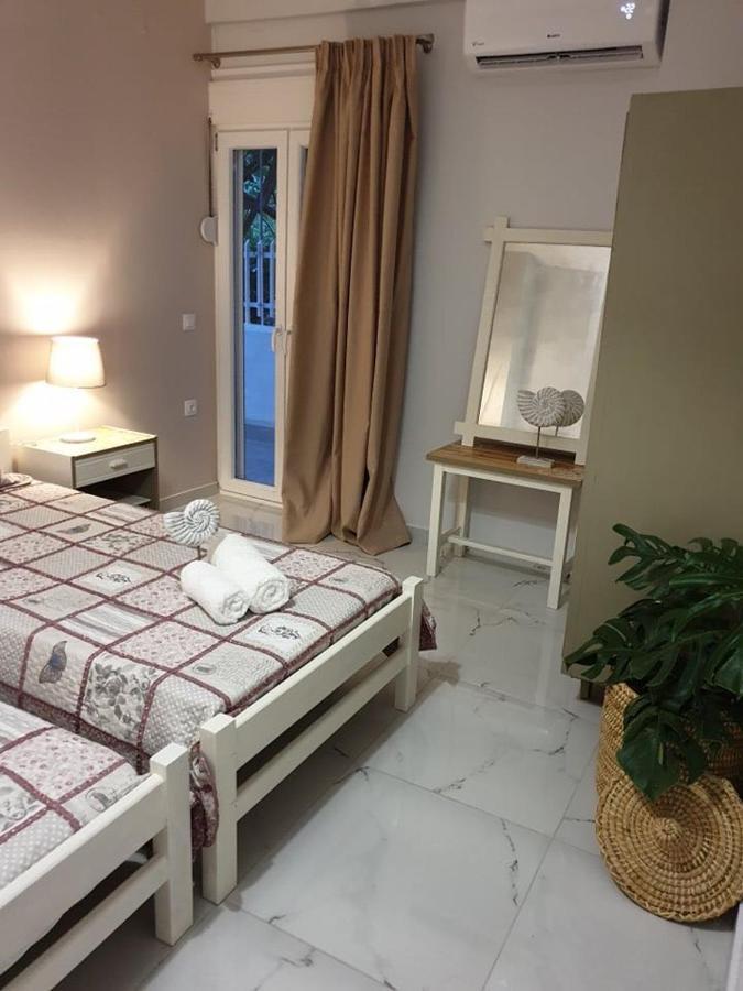 Eytyhias Yard Apartments In Poros Poros Town Eksteriør bilde