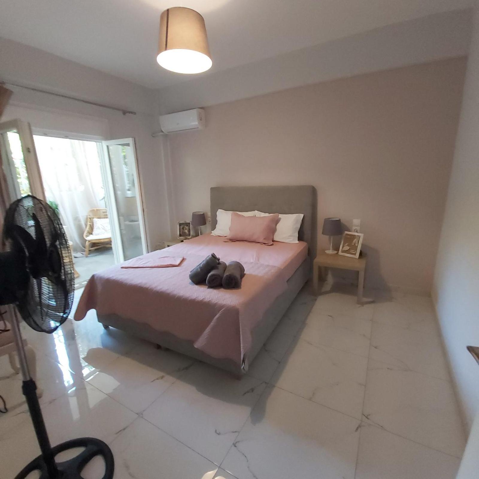 Eytyhias Yard Apartments In Poros Poros Town Eksteriør bilde